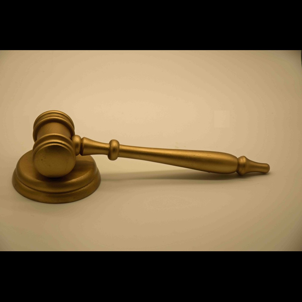 Gouden Voorzittershamer met inscriptie: Het Ultieme Symbool van Leiderschap